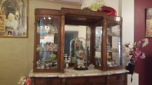 דברים מיוחדים משידה שנמכרה בעת פינוי דירה בבת ים